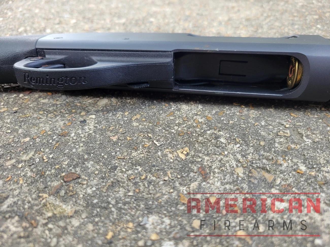 870s, in general, are made for ambidextrous use, being bottom loaded.